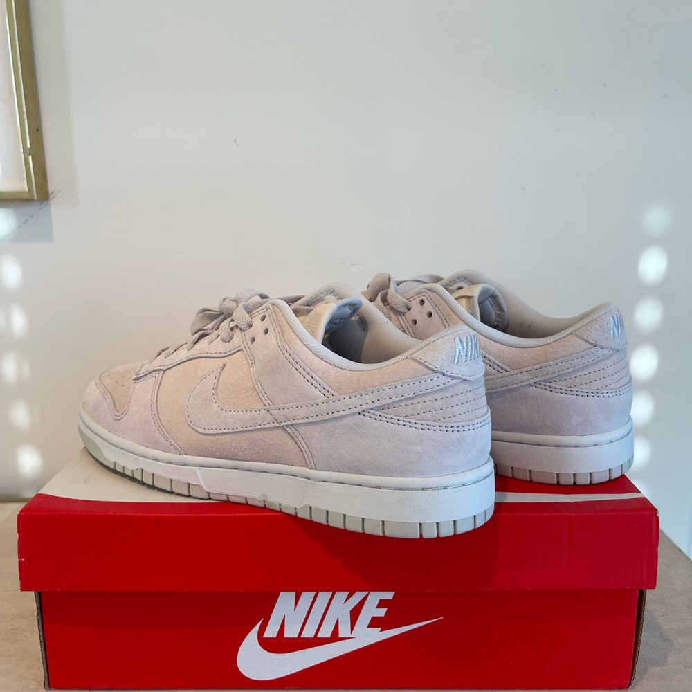 Nike Dunk Low Retro Premium. Vast grey/summit white. Men’s Size 9